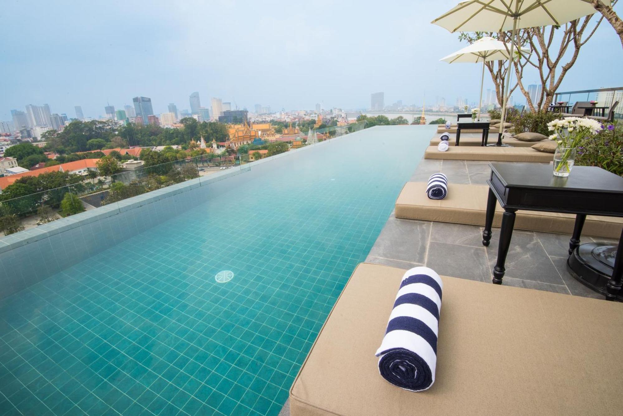 Glow Park Hotel Grand Royal Palace Phnom Penh Exterior foto